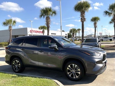 2025 Toyota Highlander XLE