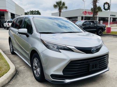 2024 Toyota SIENNA LE LE