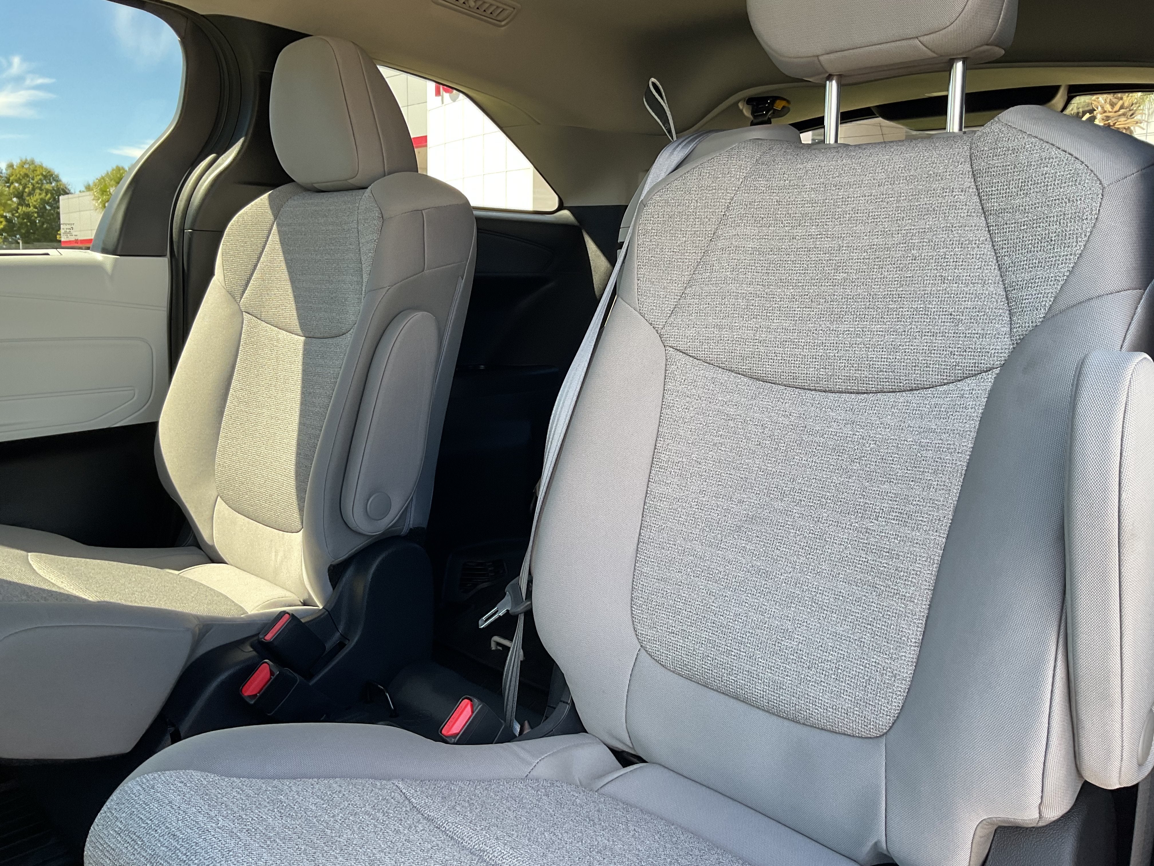 2025 Toyota Sienna LE
