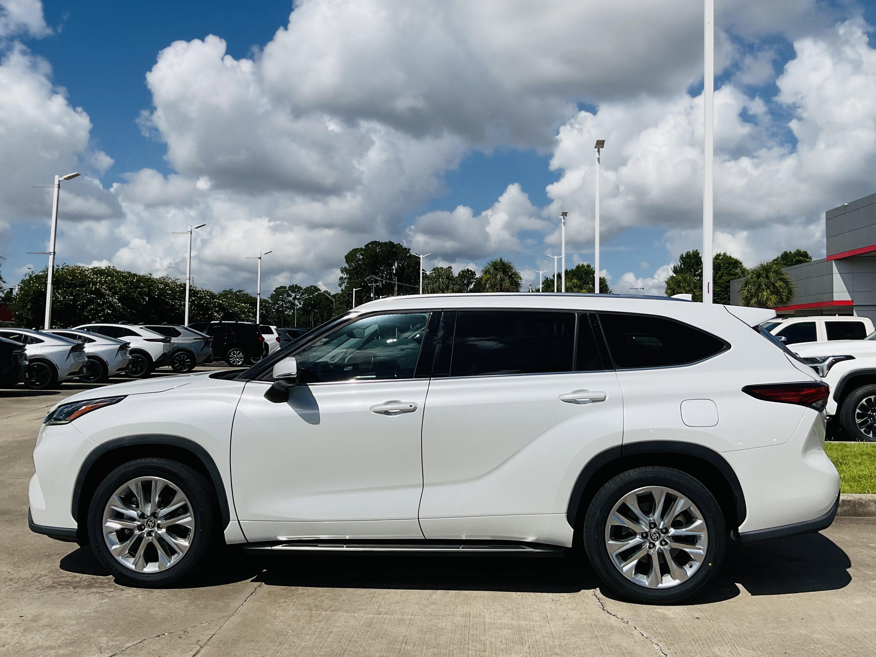 2022 Toyota Highlander Hybrid Hybrid Limited
