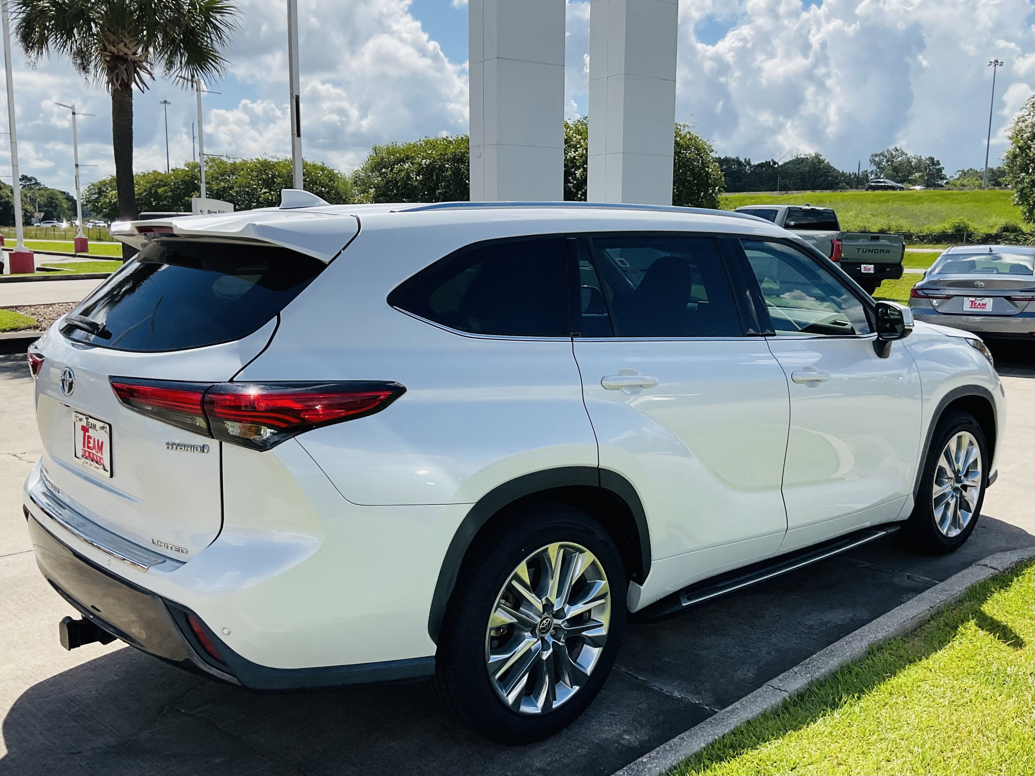 2022 Toyota Highlander Hybrid Hybrid Limited