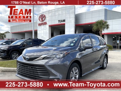 2025 Toyota SIENNA XLE XLE