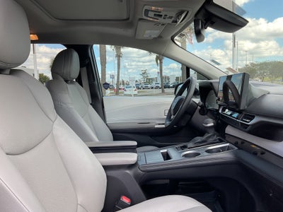 2025 Toyota SIENNA XLE XLE