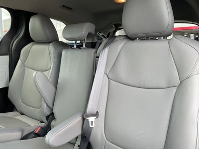 2025 Toyota SIENNA XLE XLE