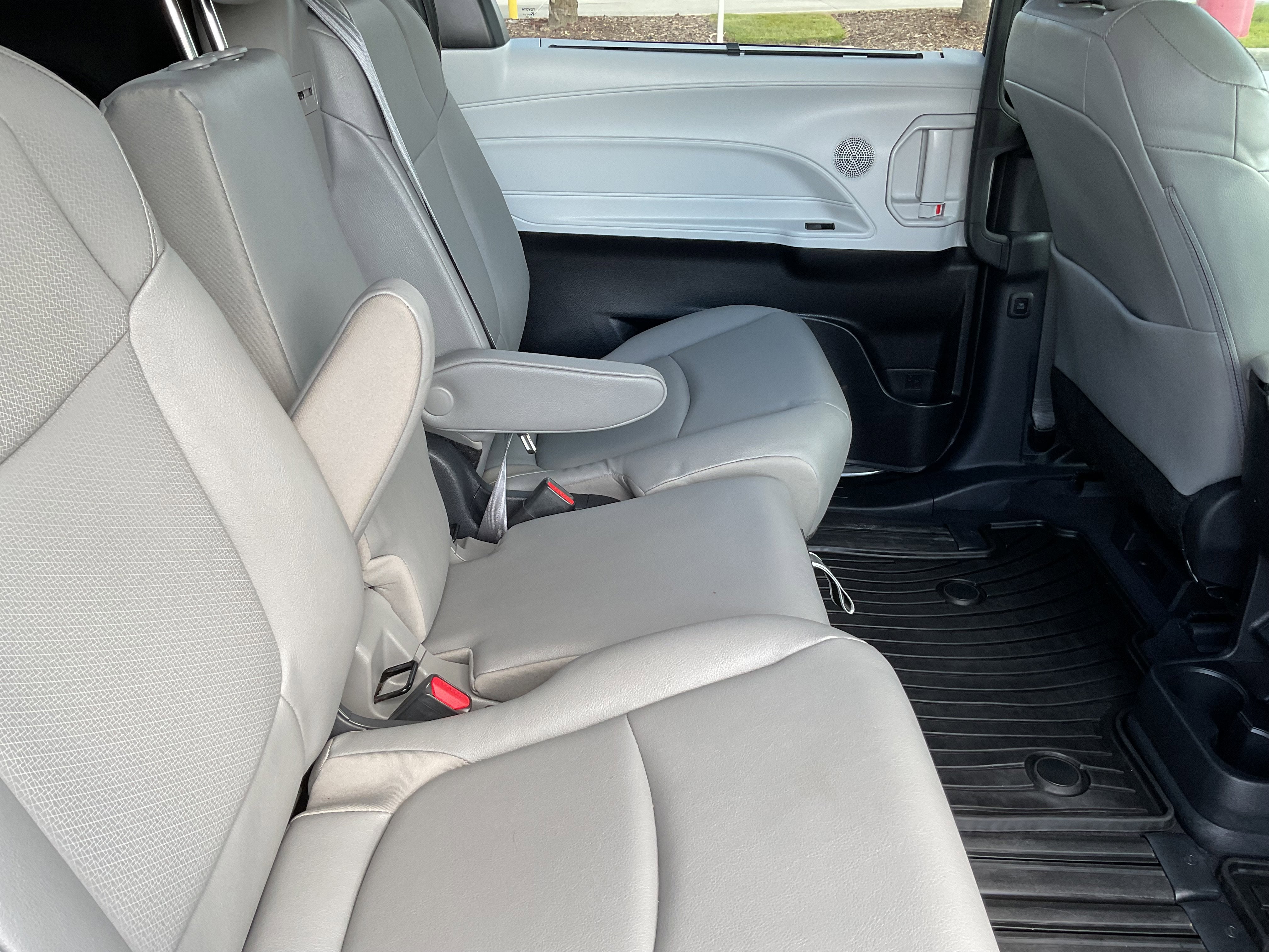 2025 Toyota SIENNA XLE XLE