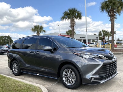 2025 Toyota SIENNA XLE XLE