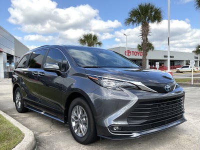 2025 Toyota SIENNA XLE XLE