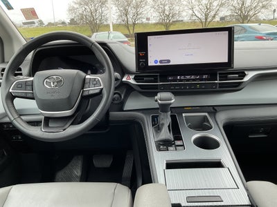 2025 Toyota SIENNA XLE XLE