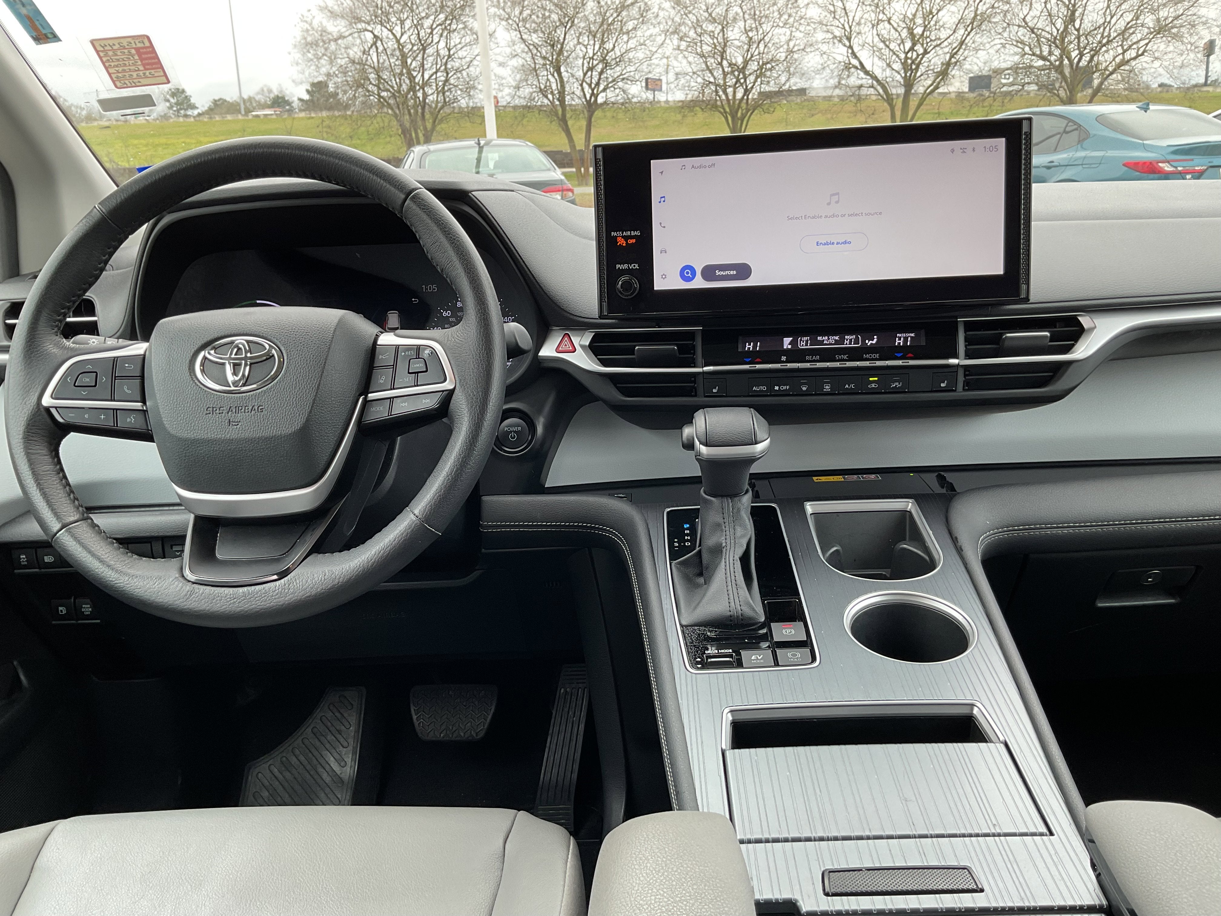 2025 Toyota SIENNA XLE XLE