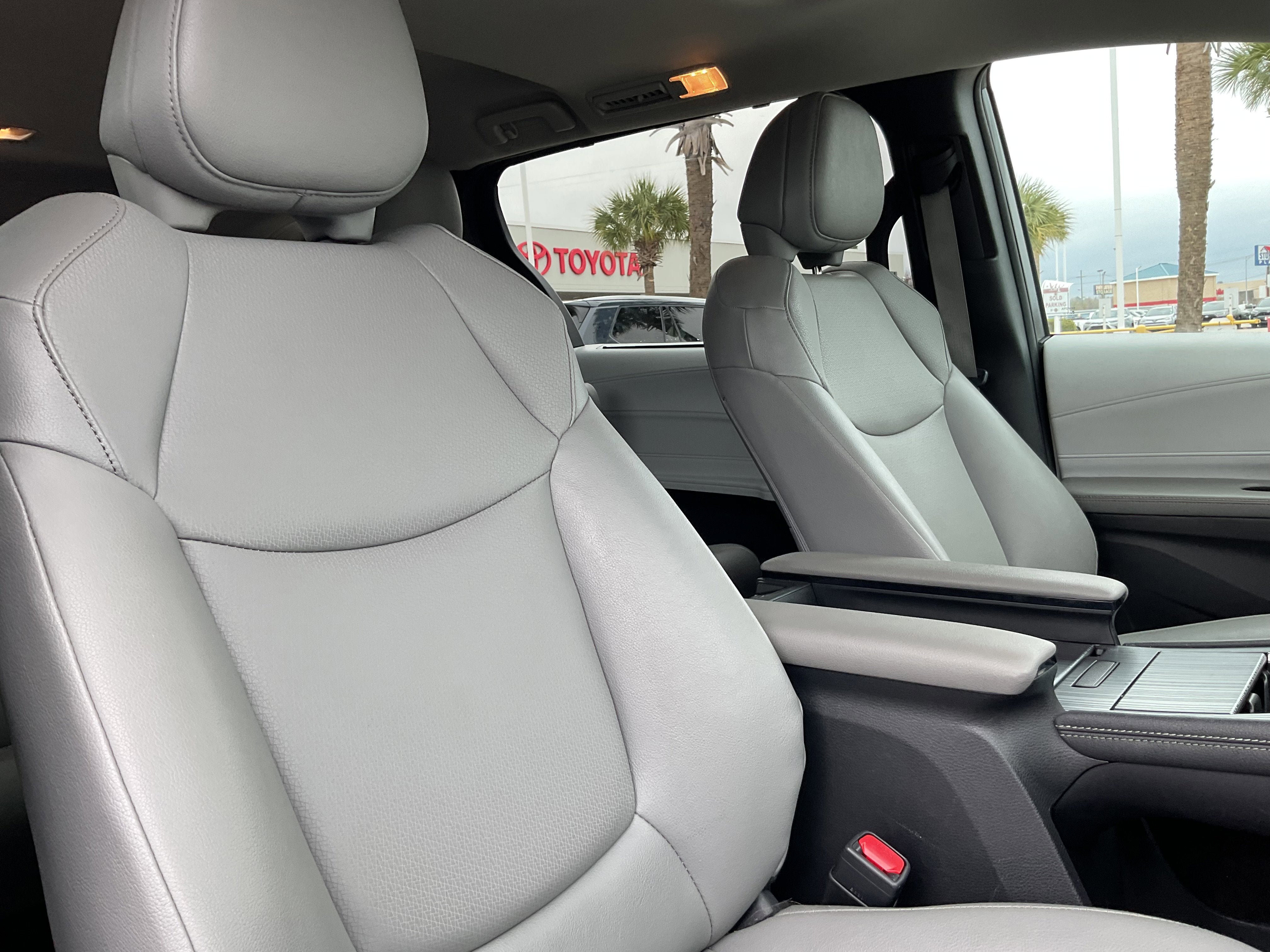 2025 Toyota SIENNA XLE XLE