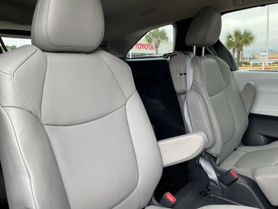 2025 Toyota SIENNA XLE XLE