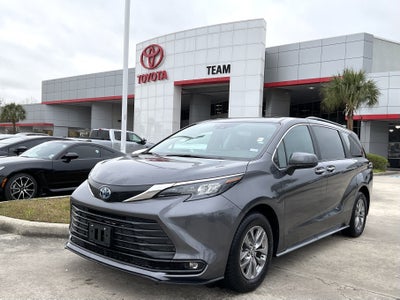2025 Toyota SIENNA XLE XLE