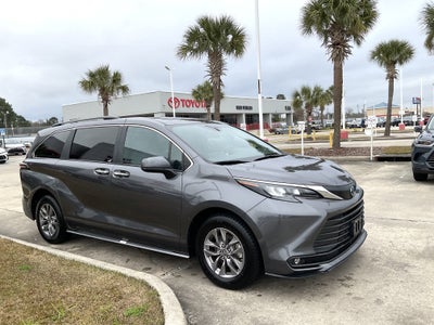 2025 Toyota SIENNA XLE XLE