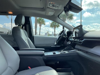 2025 Toyota Sienna XLE