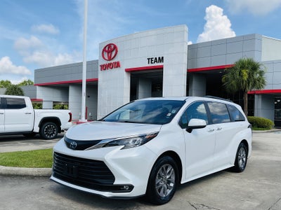 2025 Toyota Sienna XLE