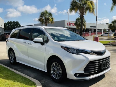 2025 Toyota Sienna XLE