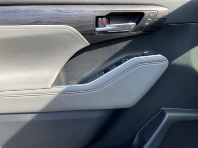 2021 Toyota HIGHLANDER Limited