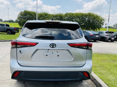 2022 Toyota HIGHLANDER LE