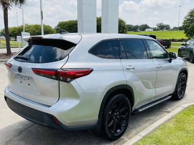 2022 Toyota HIGHLANDER LE