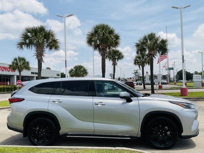 2022 Toyota HIGHLANDER LE
