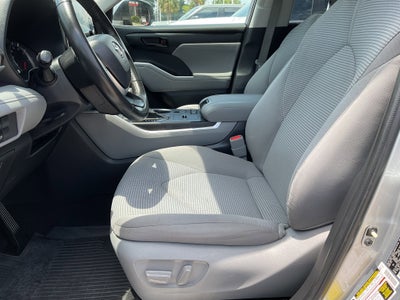 2022 Toyota HIGHLANDER LE