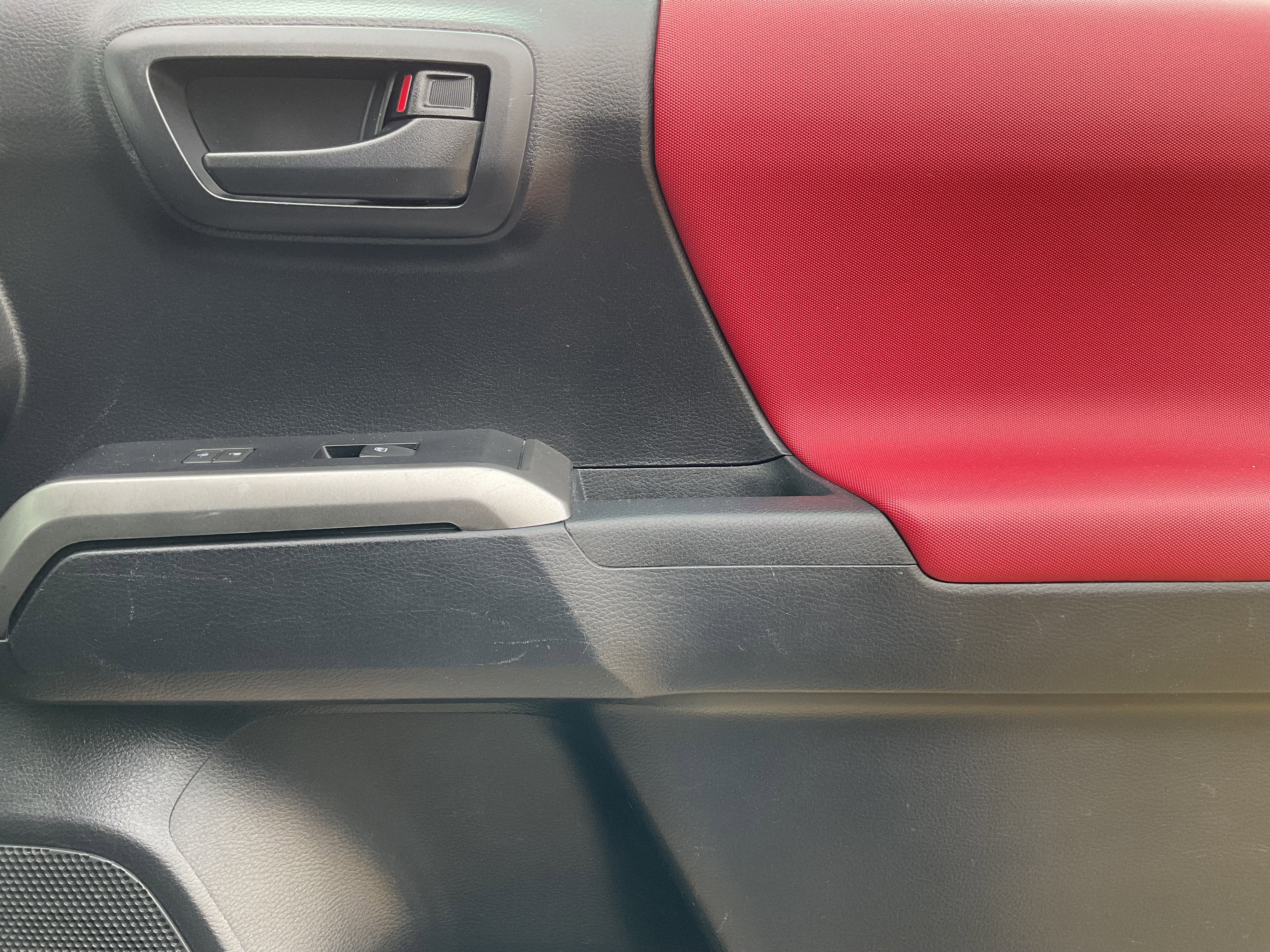 2020 Toyota TACOMA SR5 SR5