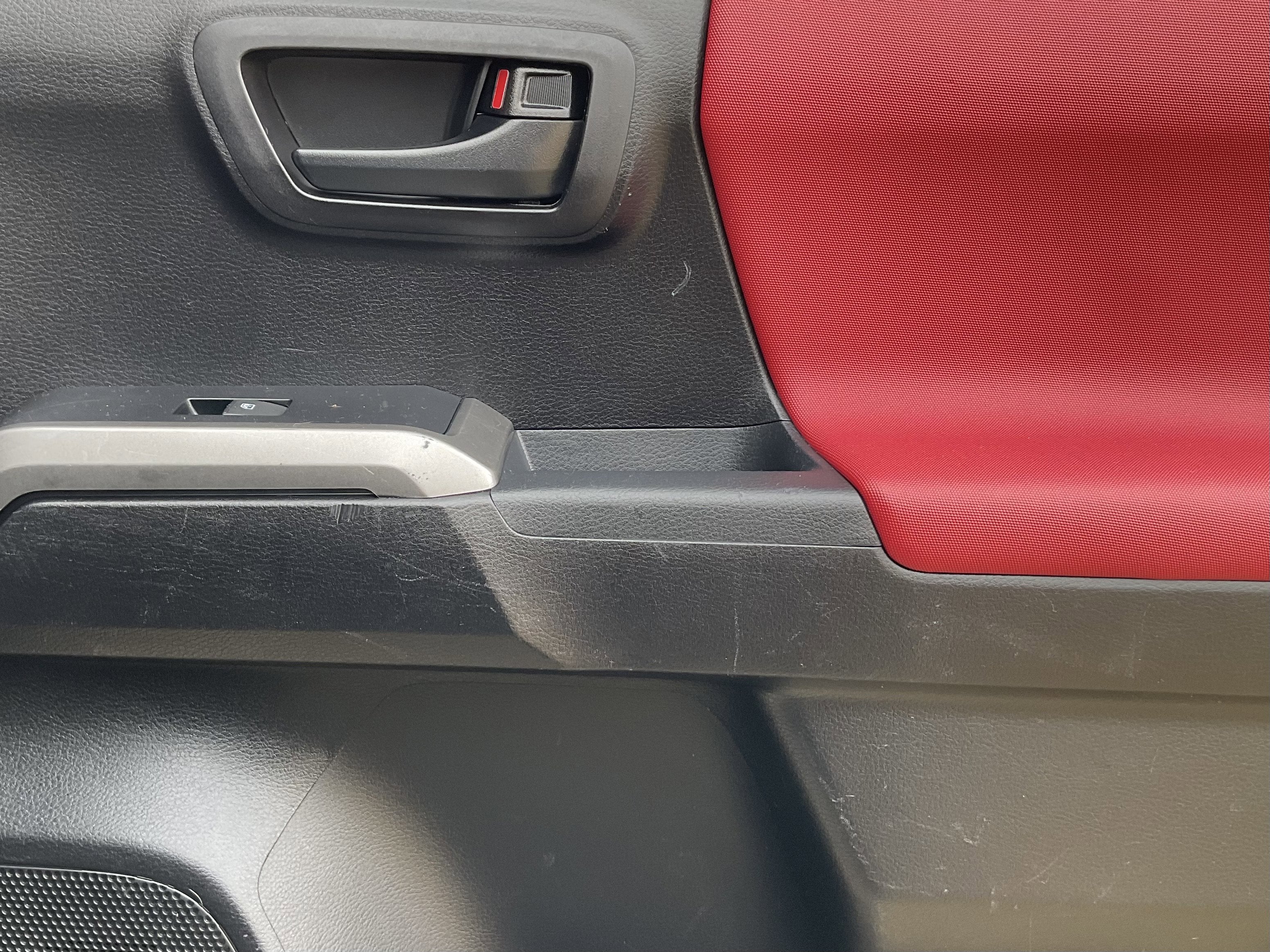 2020 Toyota TACOMA SR5 SR5