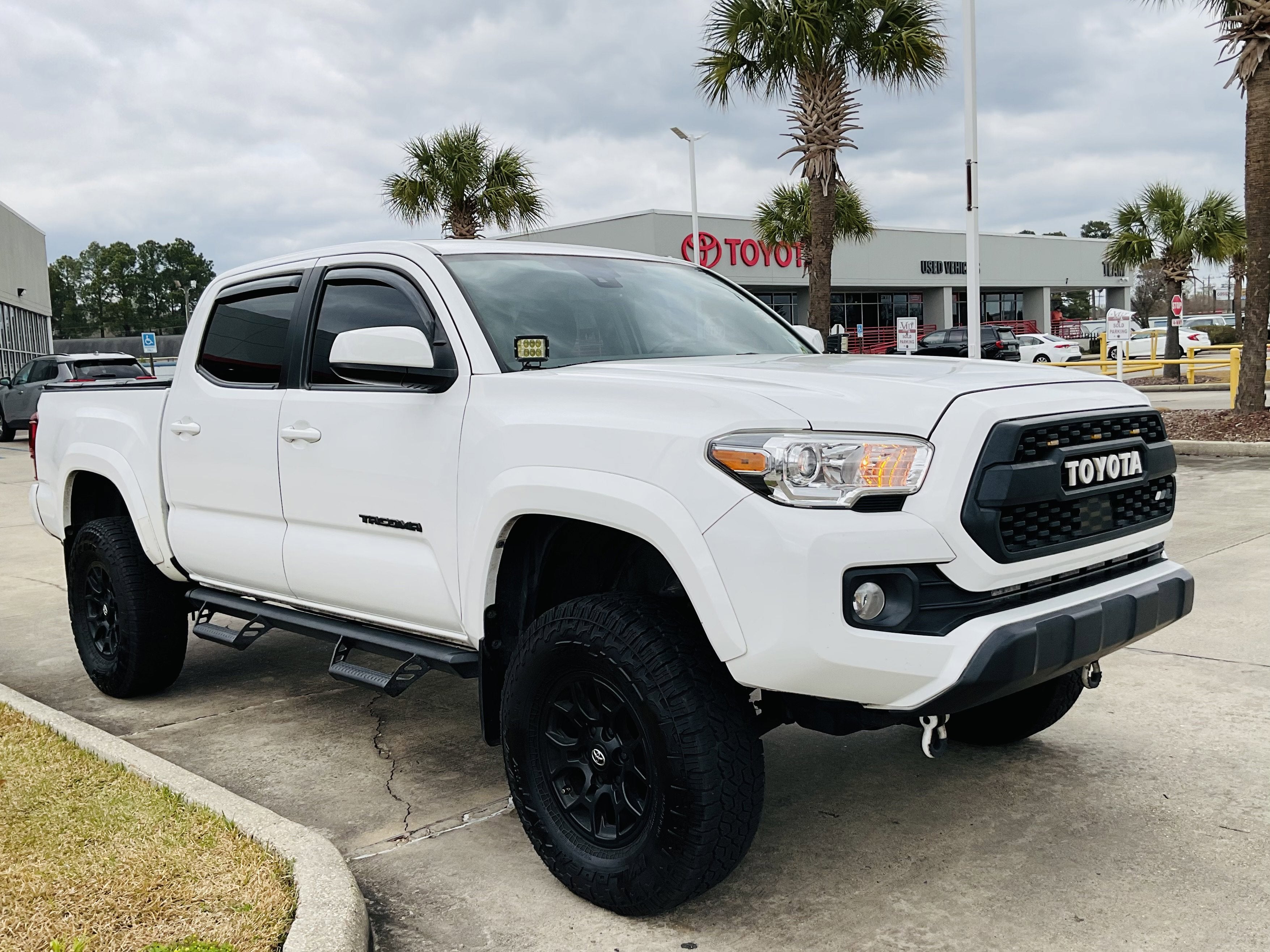2020 Toyota TACOMA SR5 SR5