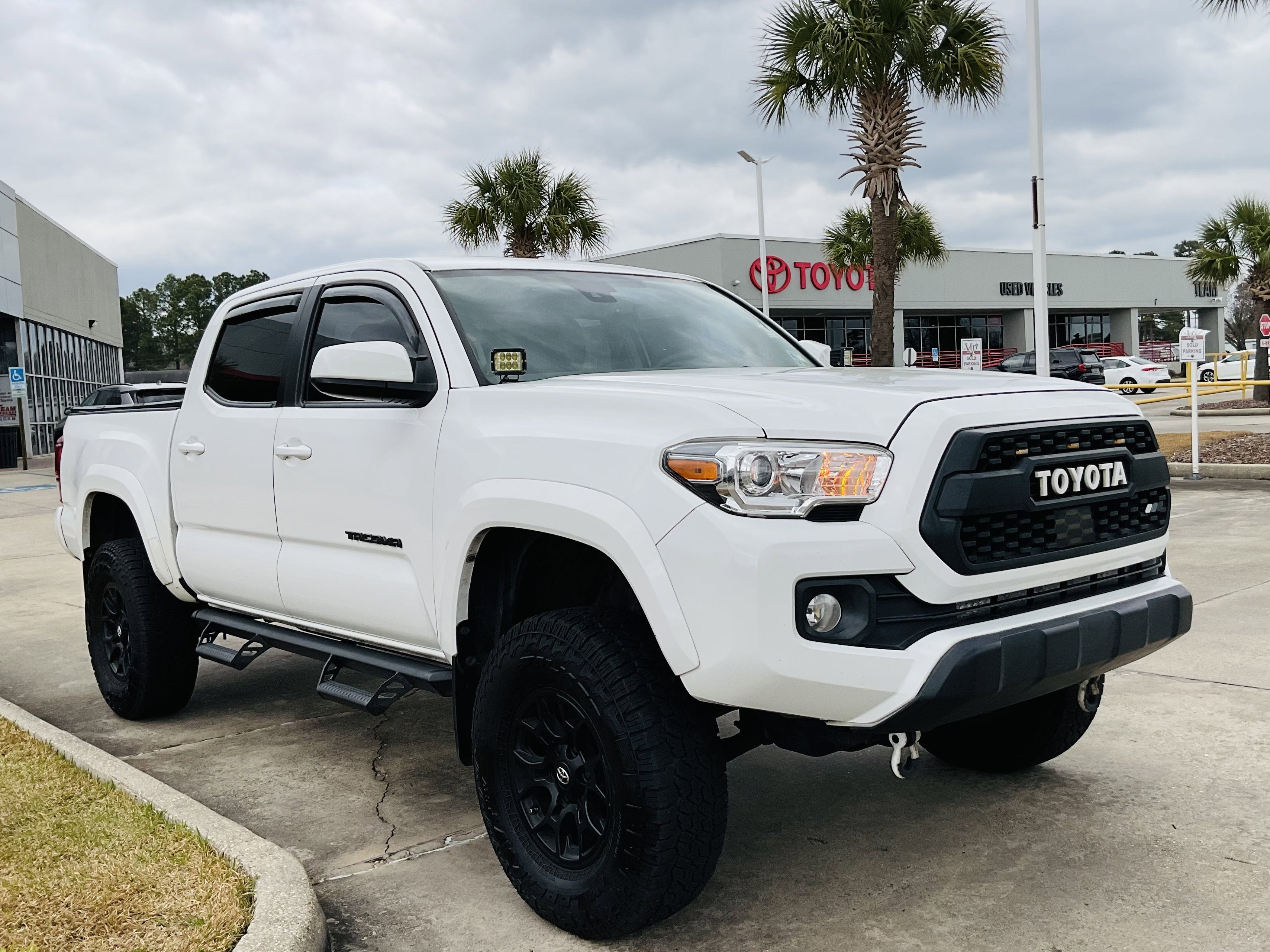 2020 Toyota TACOMA SR5 SR5