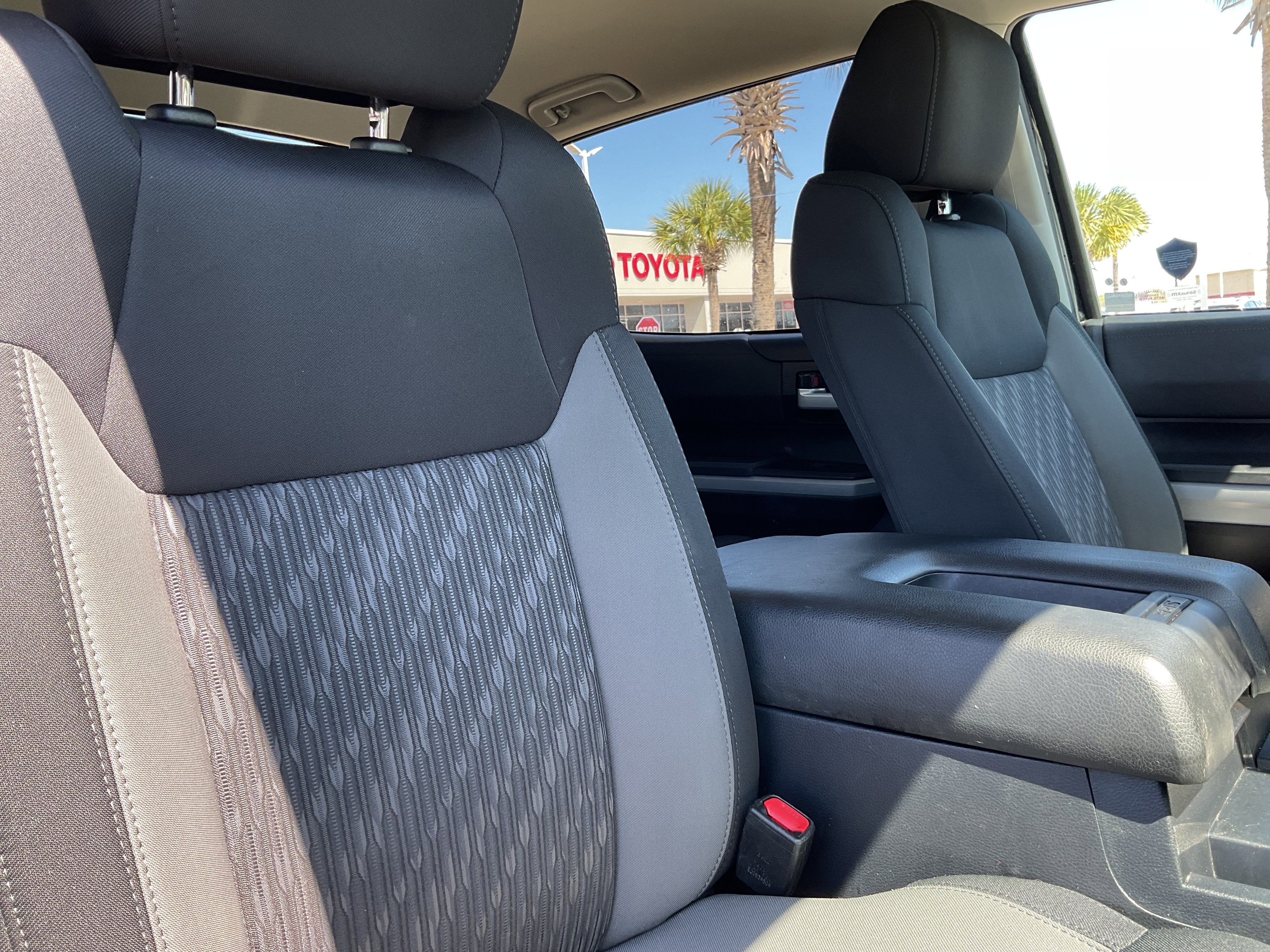 2020 Toyota TUNDRA 4X4 SR5