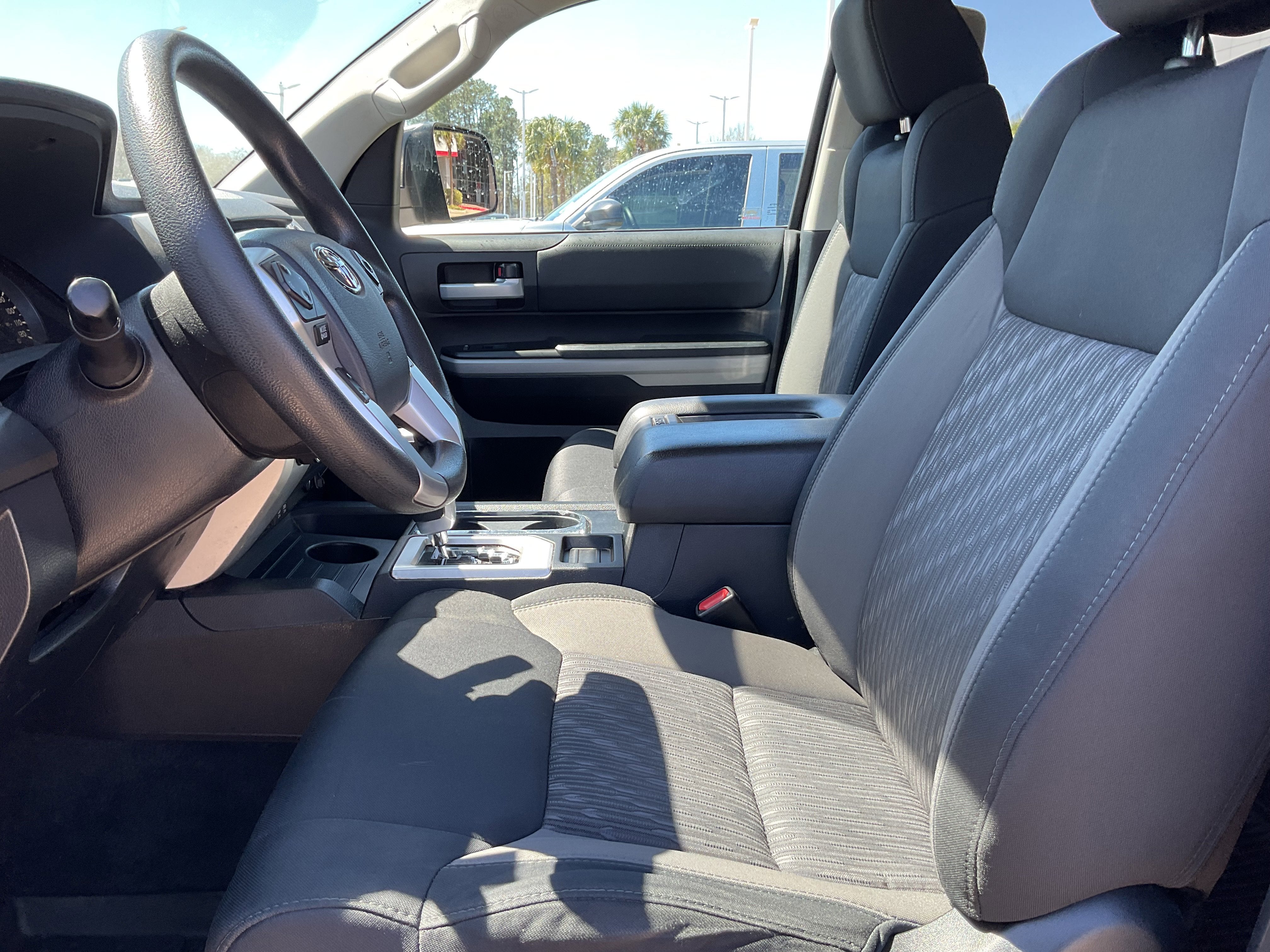 2020 Toyota TUNDRA 4X4 SR5