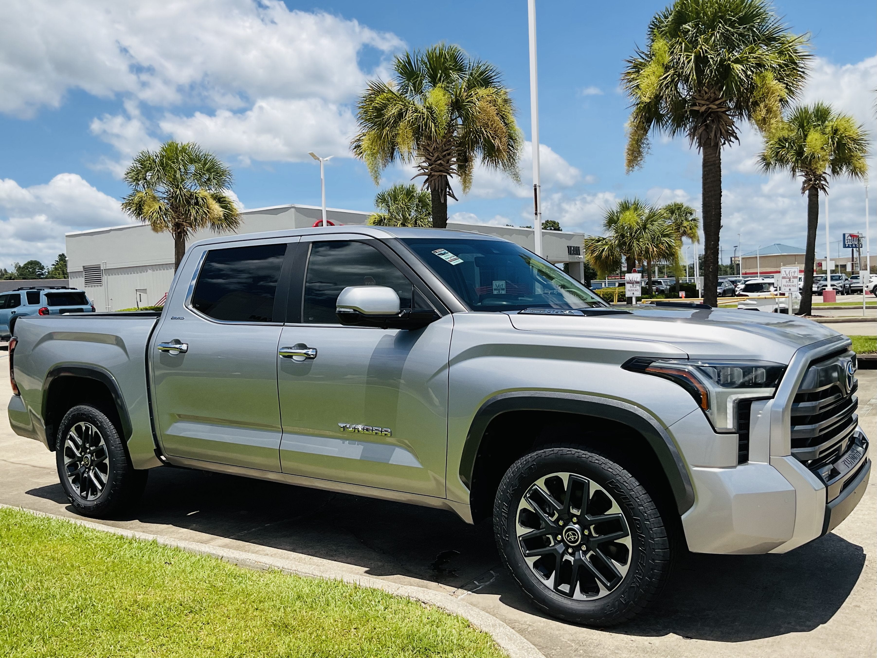 2024 Toyota Tundra i-FORCE MAX Limited Hybrid