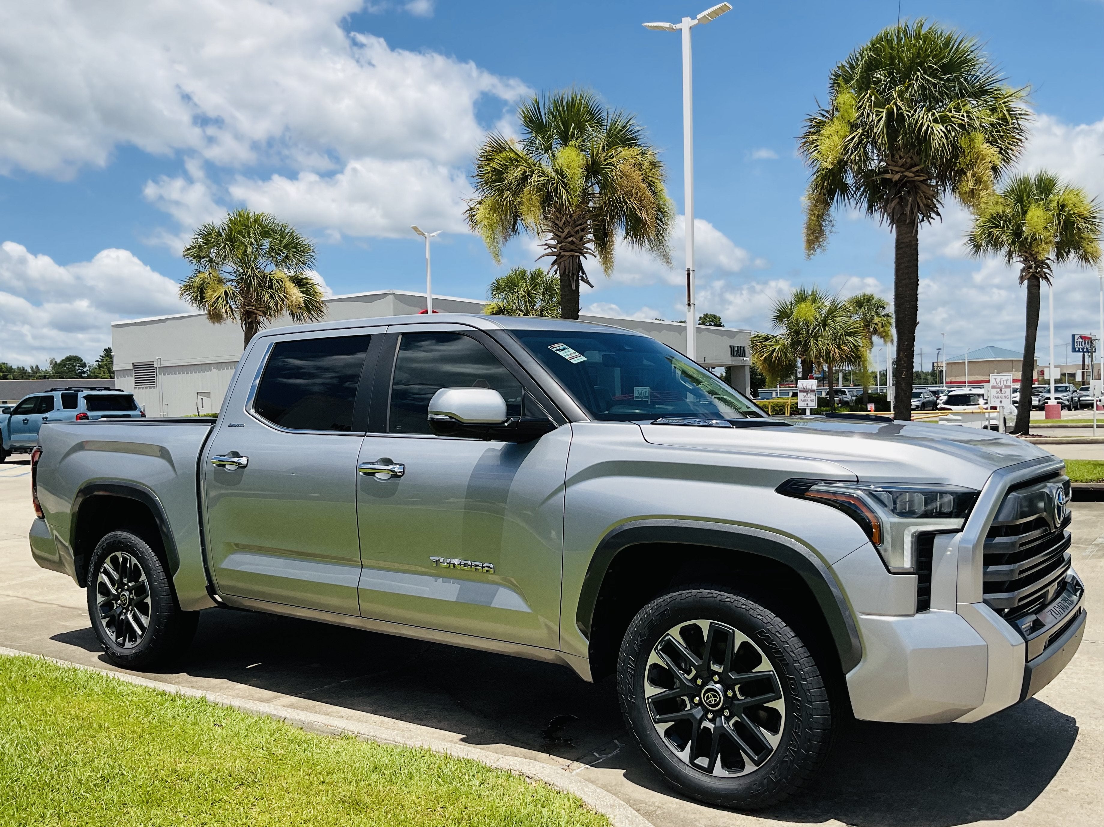 2024 Toyota Tundra i-FORCE MAX Limited Hybrid