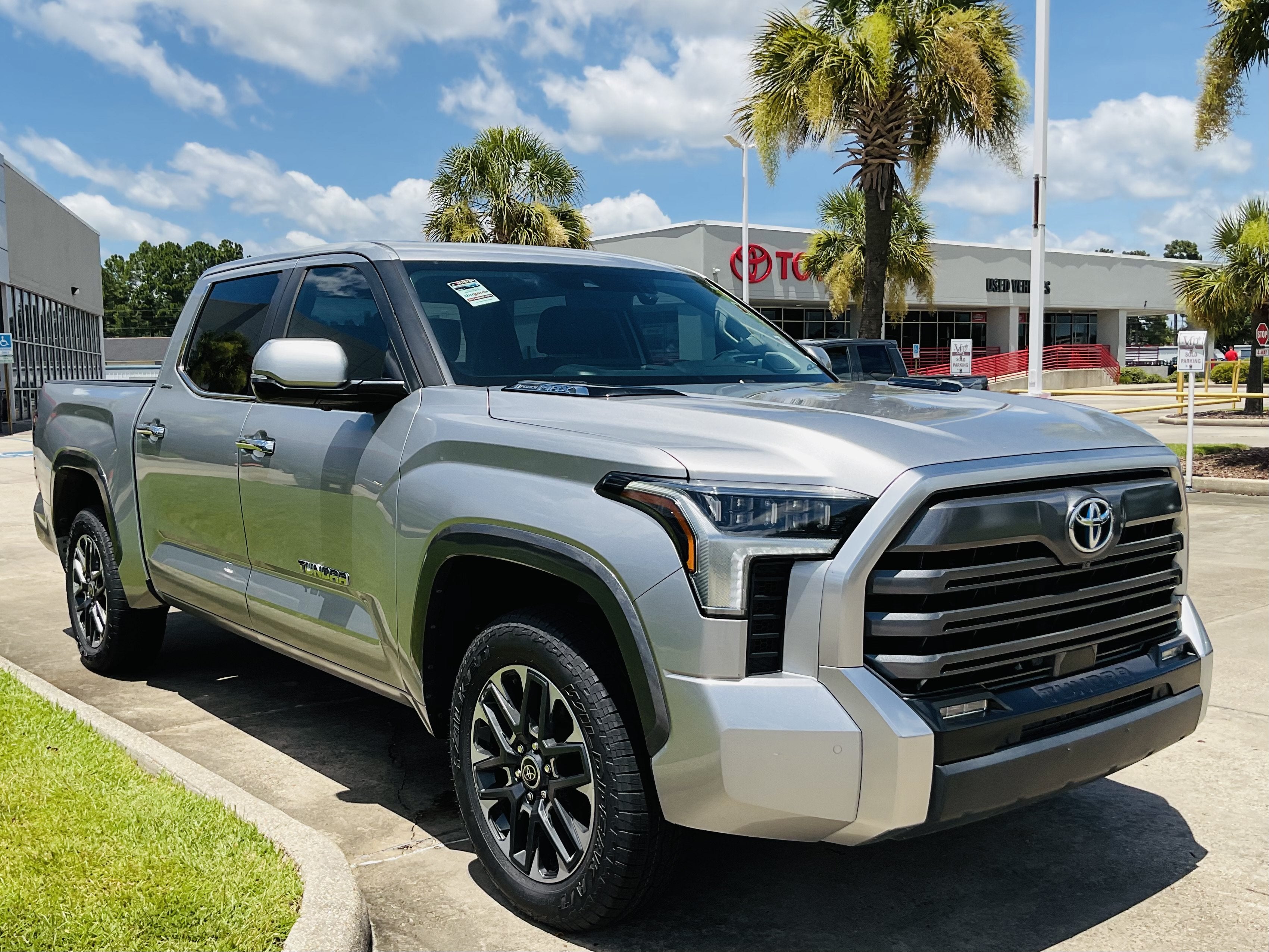 2024 Toyota Tundra i-FORCE MAX Limited Hybrid