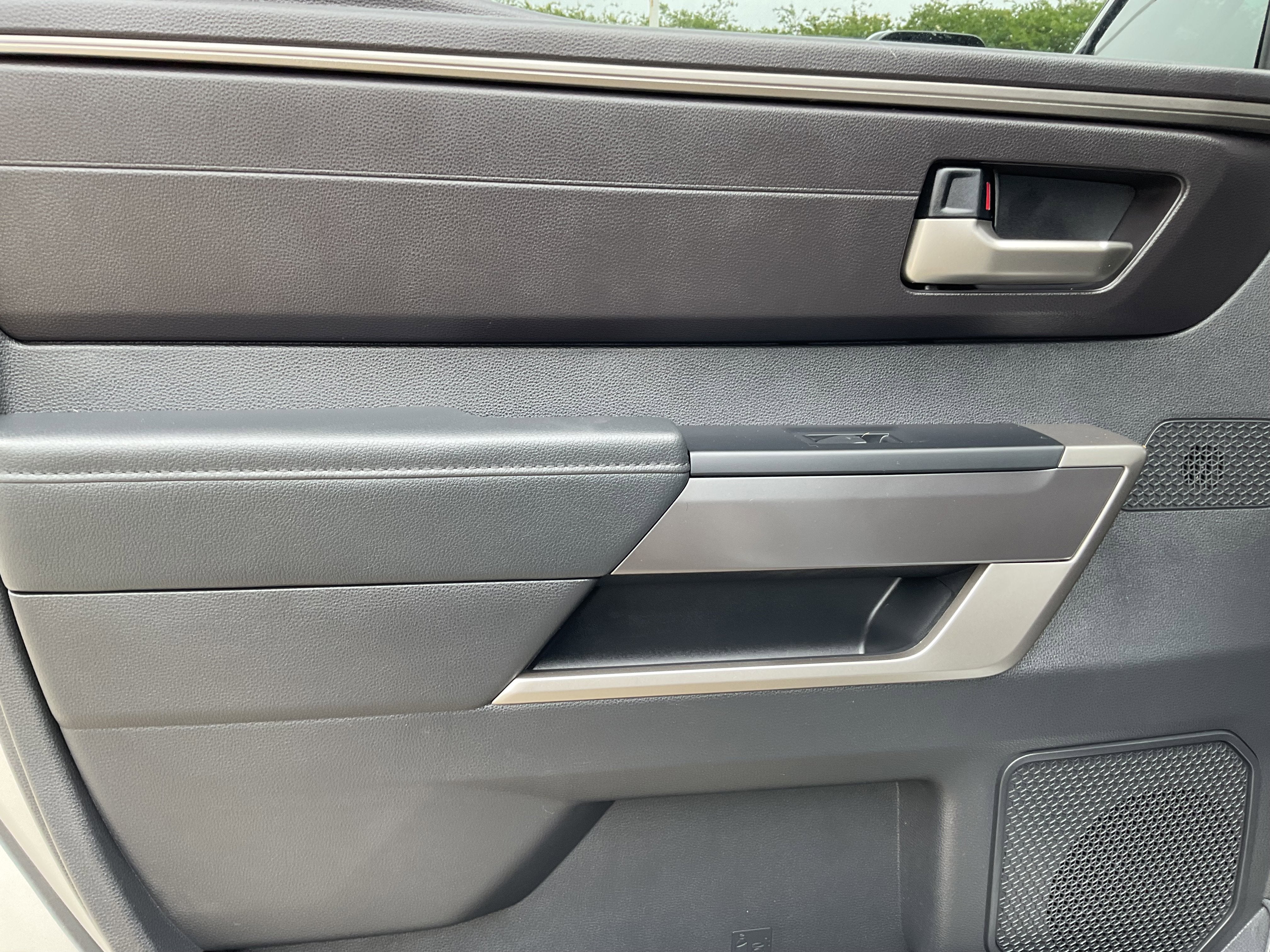 2024 Toyota TUNDRA 4X2 SR5