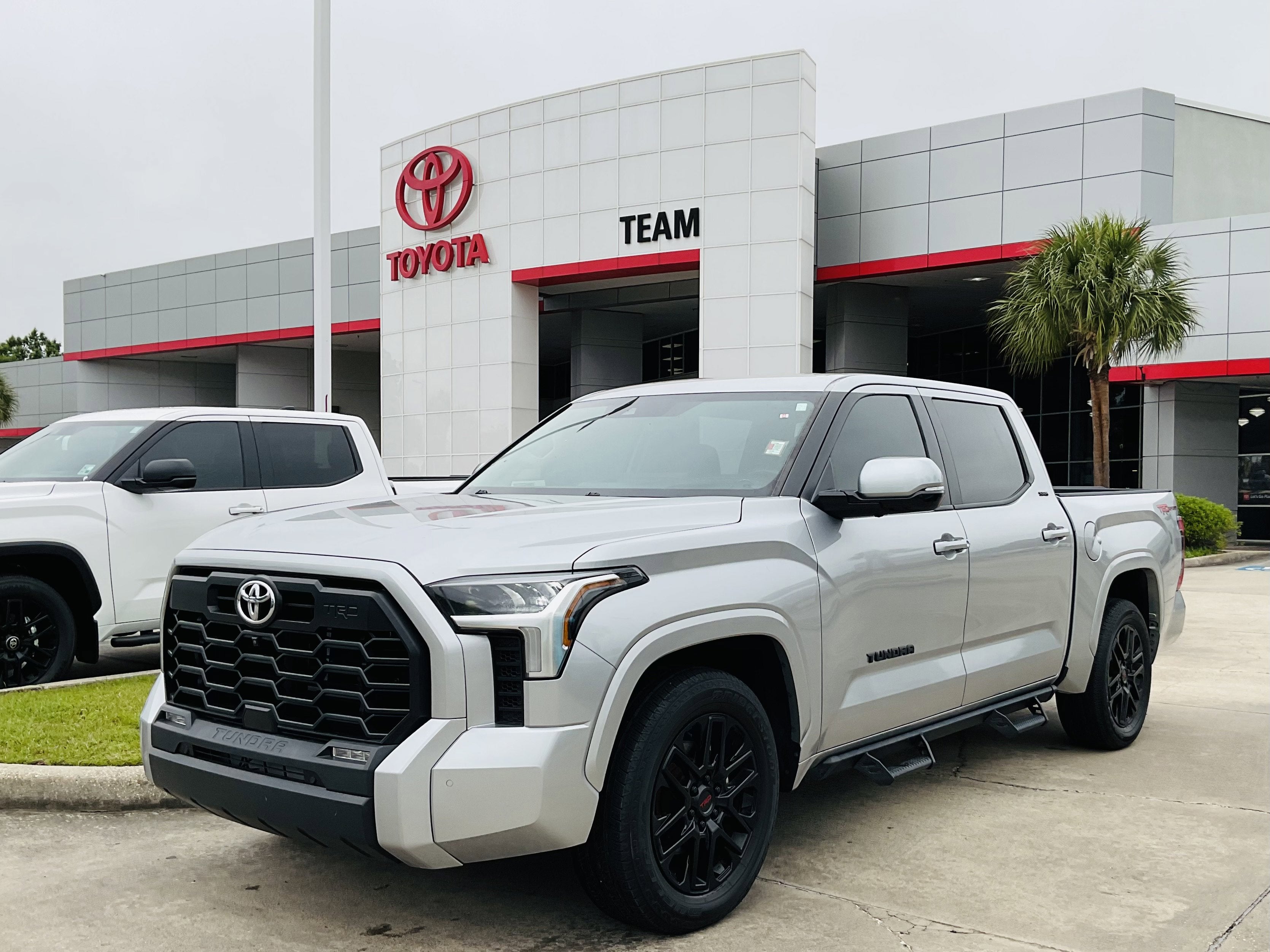 2024 Toyota TUNDRA 4X2 SR5