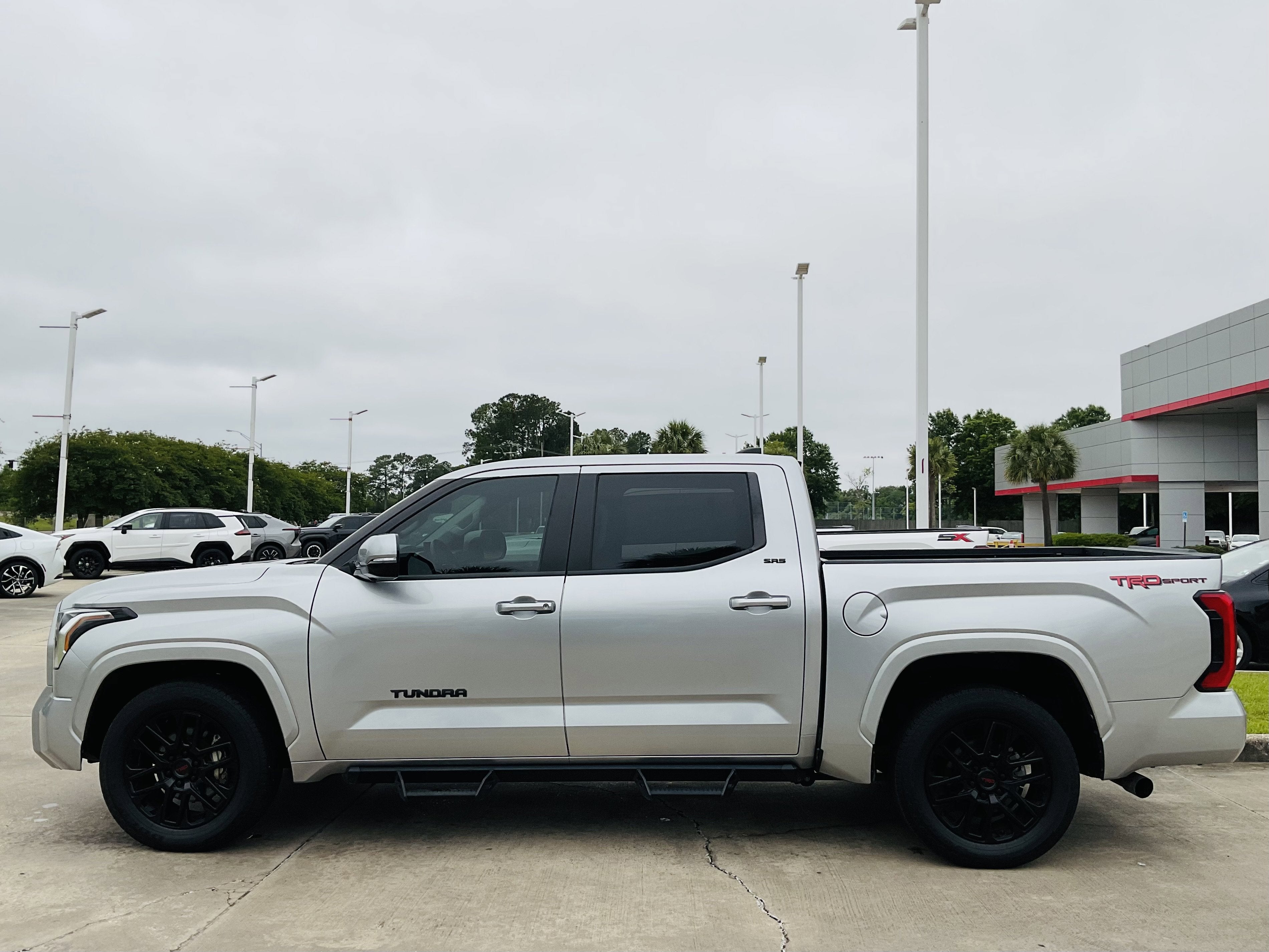 2024 Toyota TUNDRA 4X2 SR5