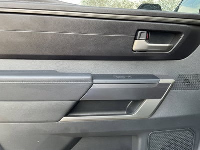 2025 Toyota TUNDRA 4X2 SR5