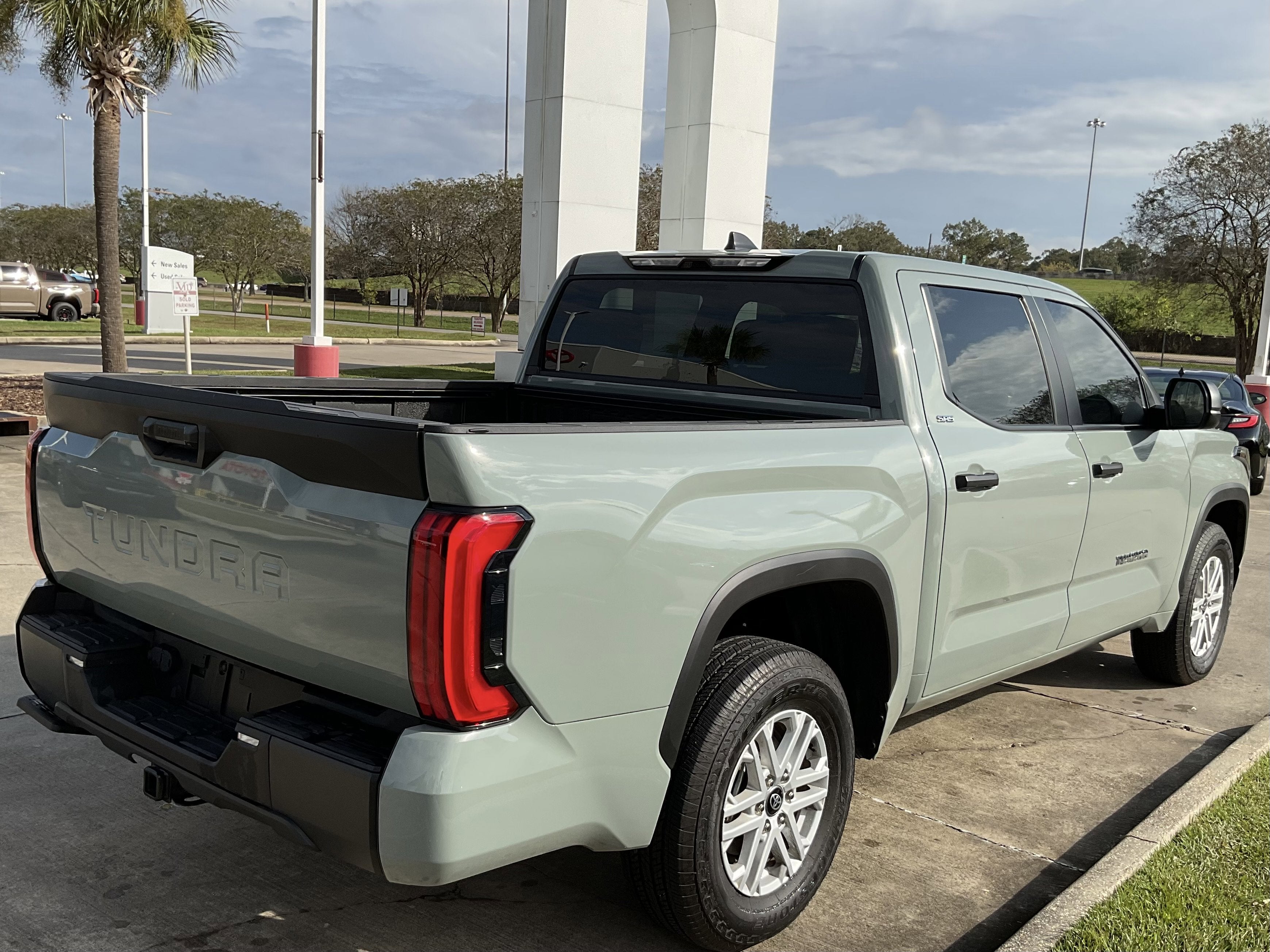 2025 Toyota TUNDRA 4X2 SR5