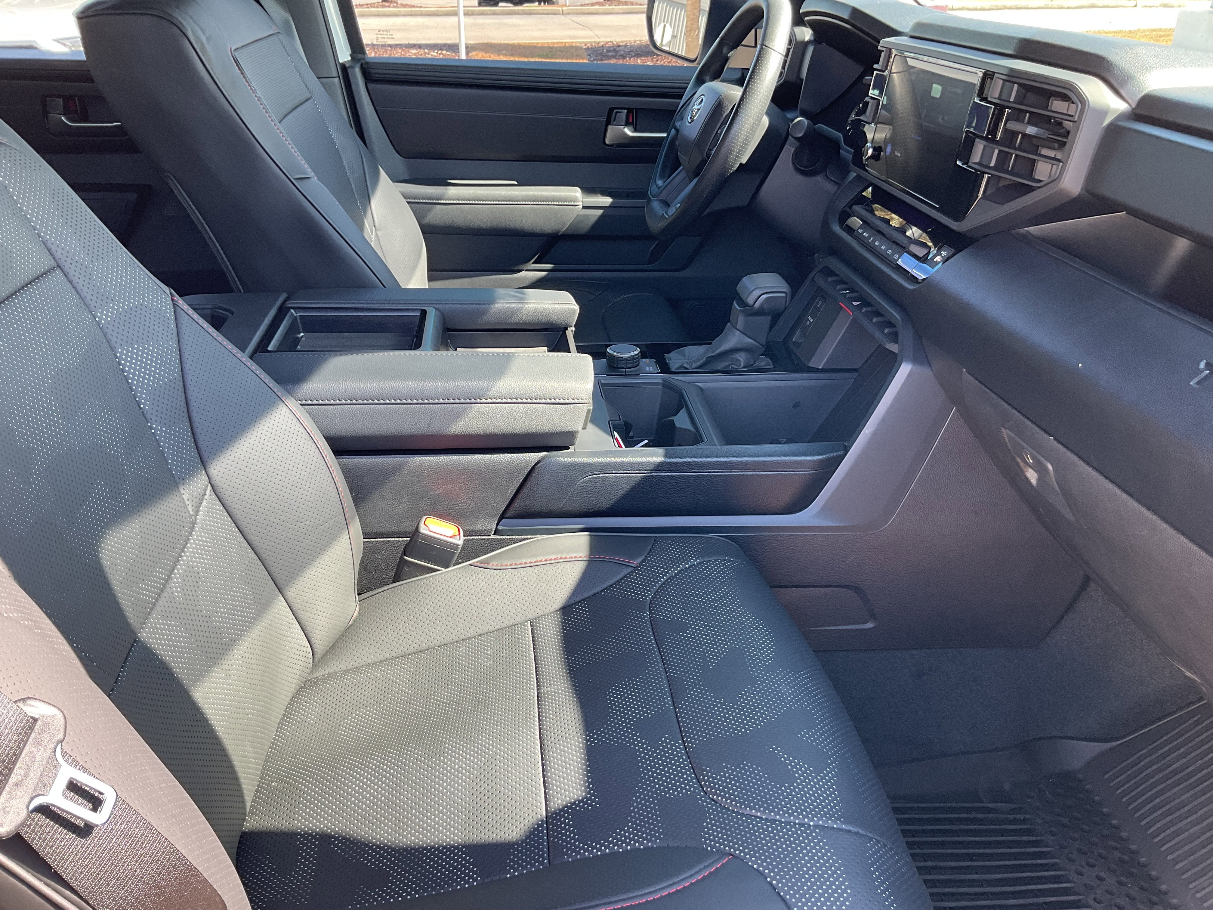 2025 Toyota TUNDRA 4X2 SR5