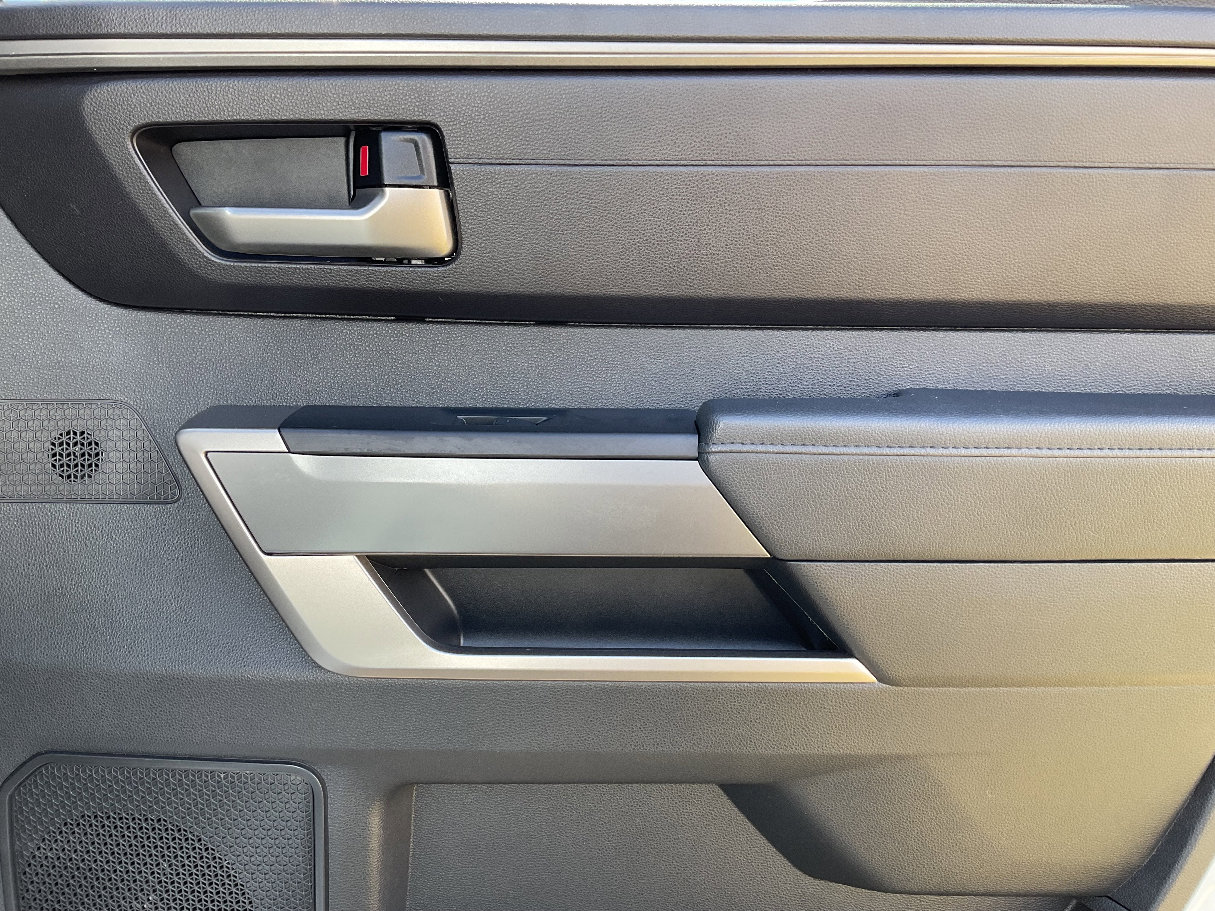 2024 Toyota TUNDRA 4X4 SR5