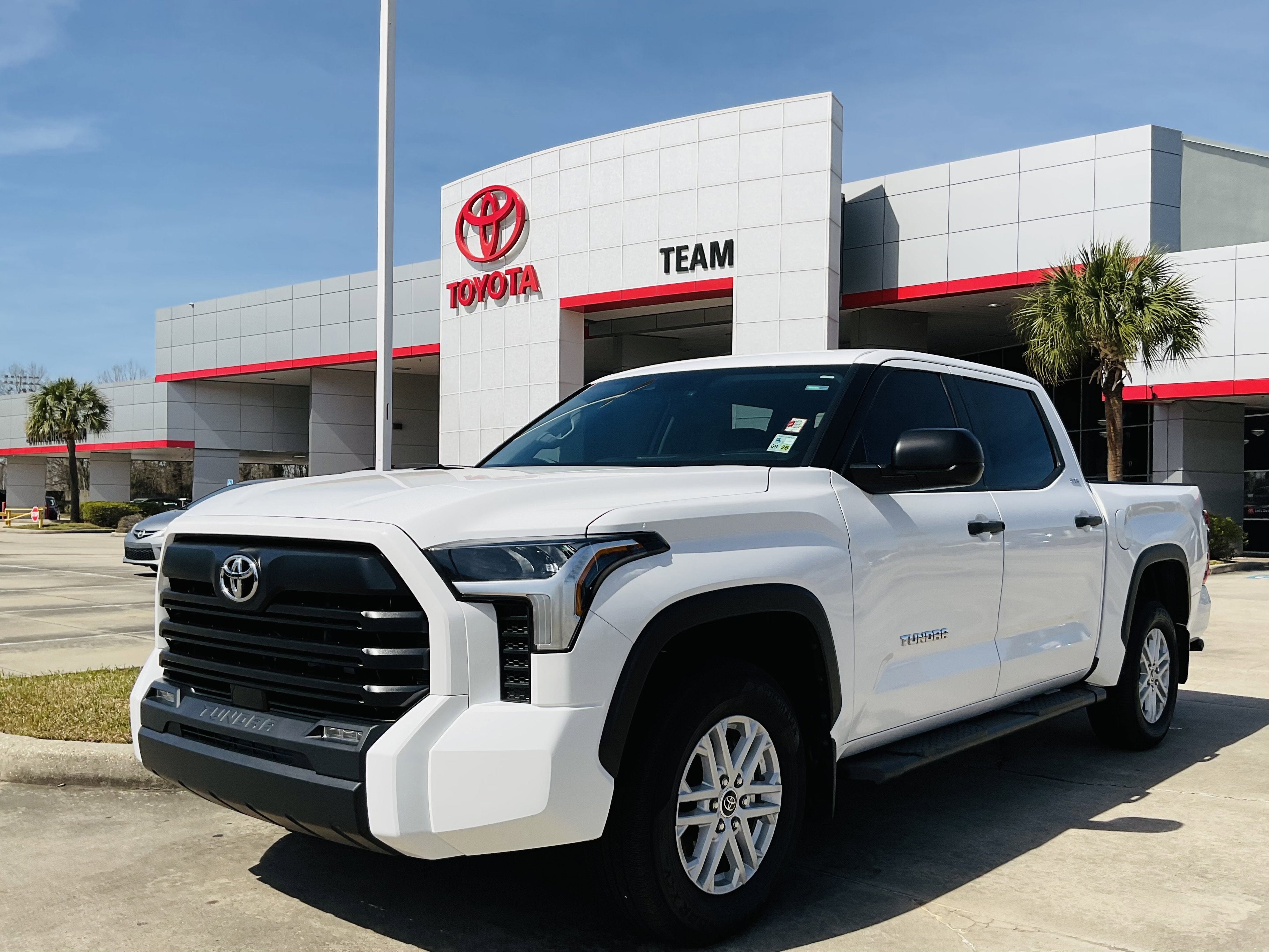 2024 Toyota TUNDRA 4X4 SR5