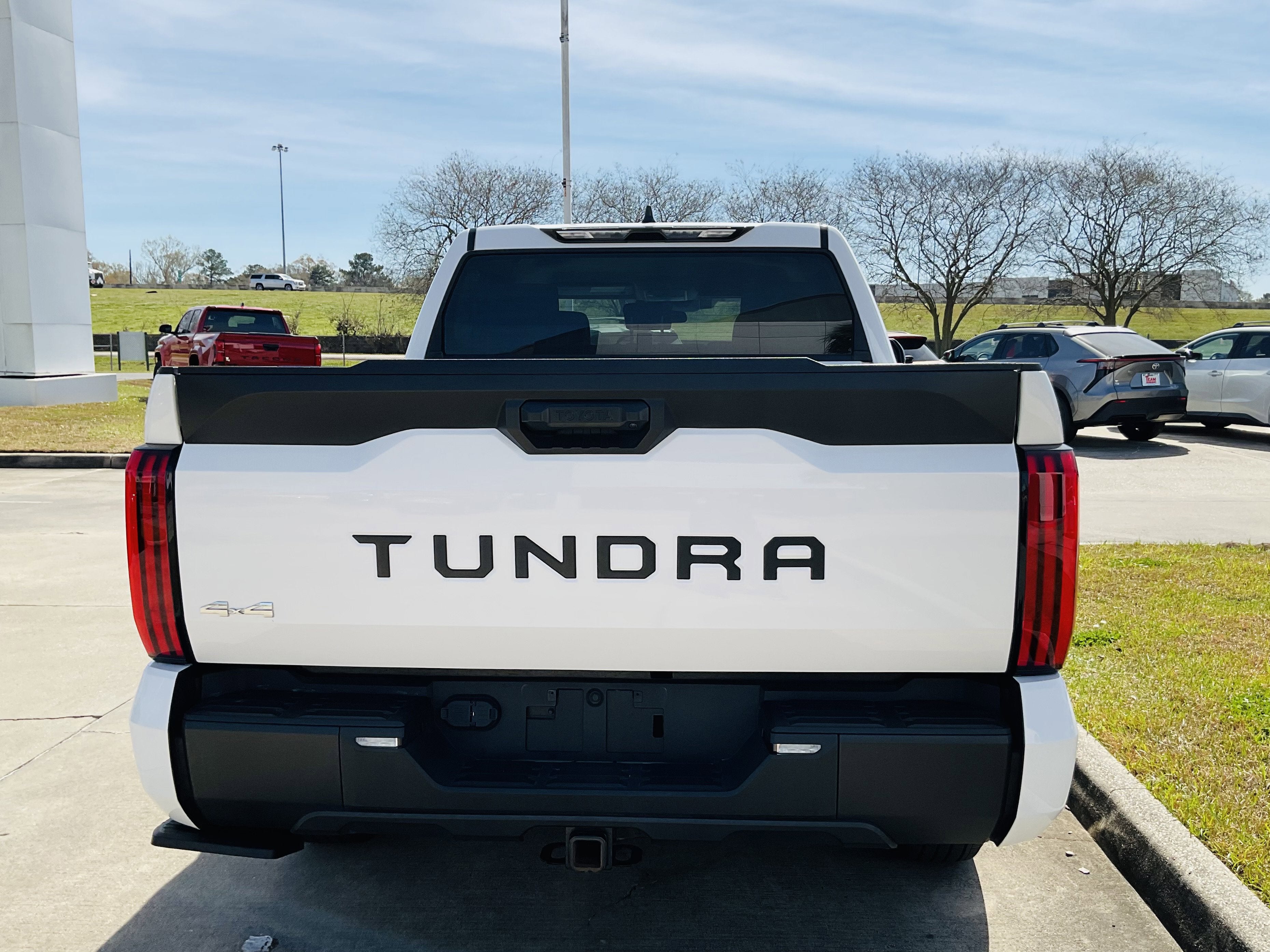2024 Toyota TUNDRA 4X4 SR5