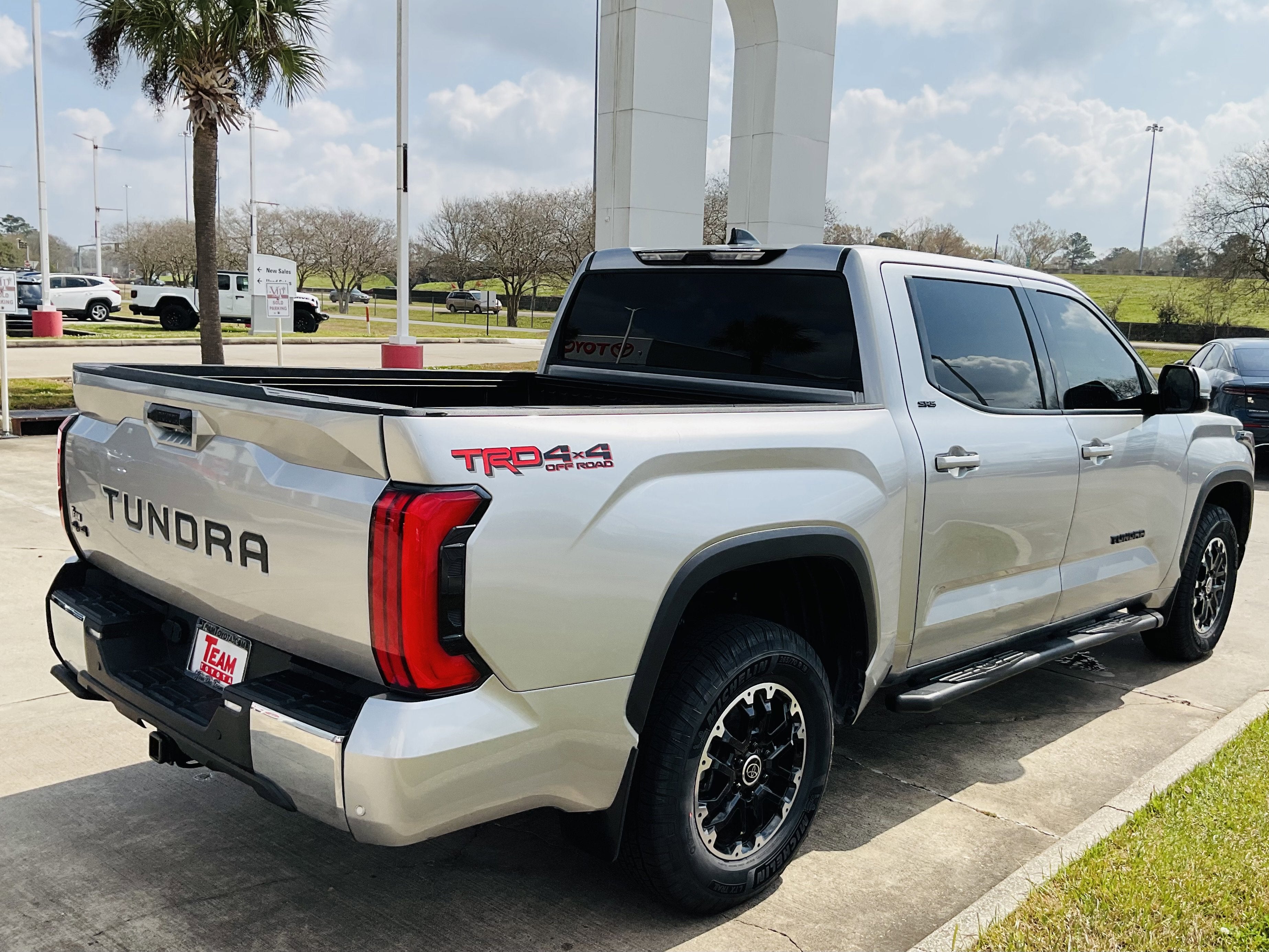 2023 Toyota TUNDRA 4X4 SR5