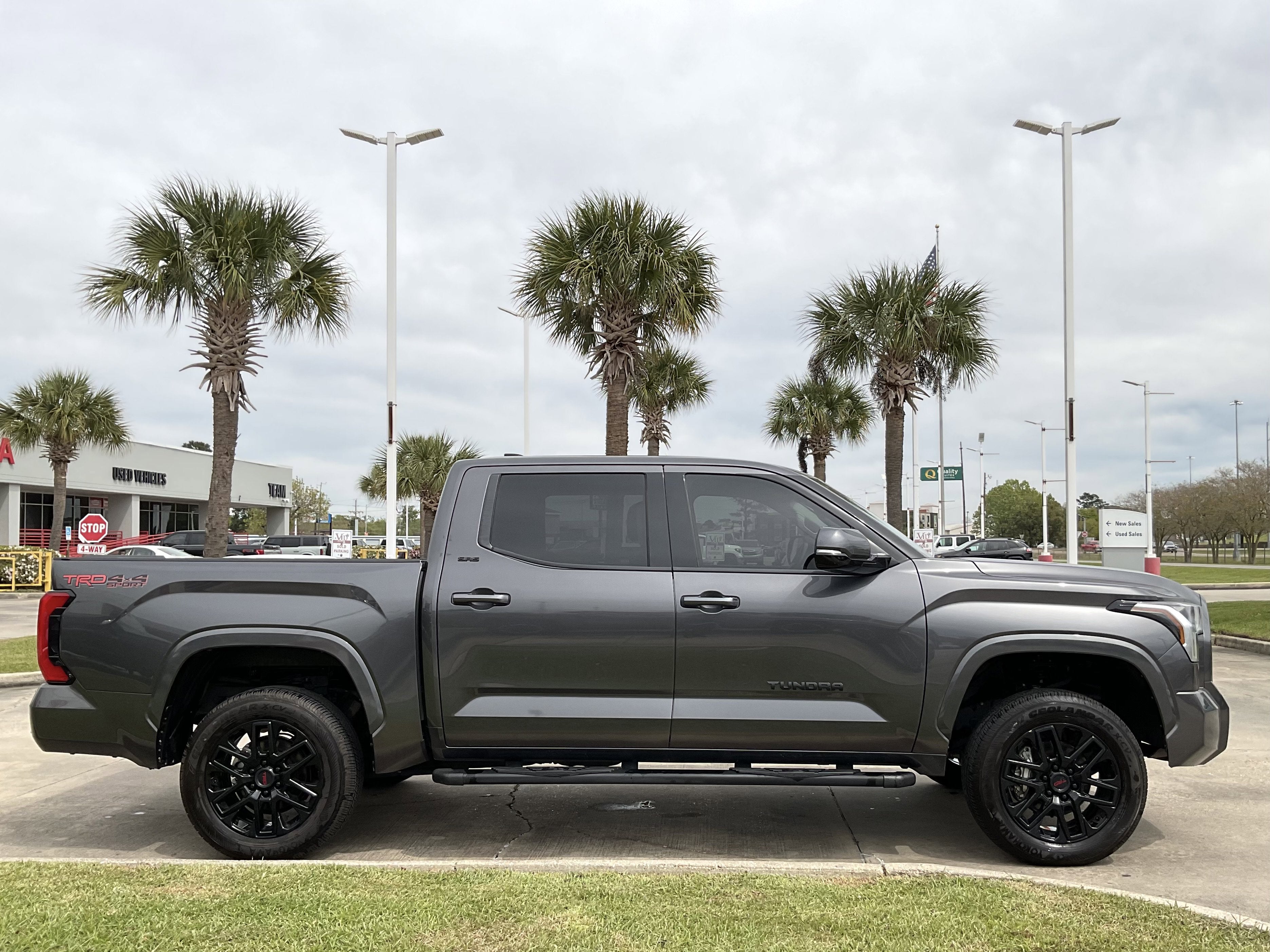 2023 Toyota TUNDRA 4X4 SR5