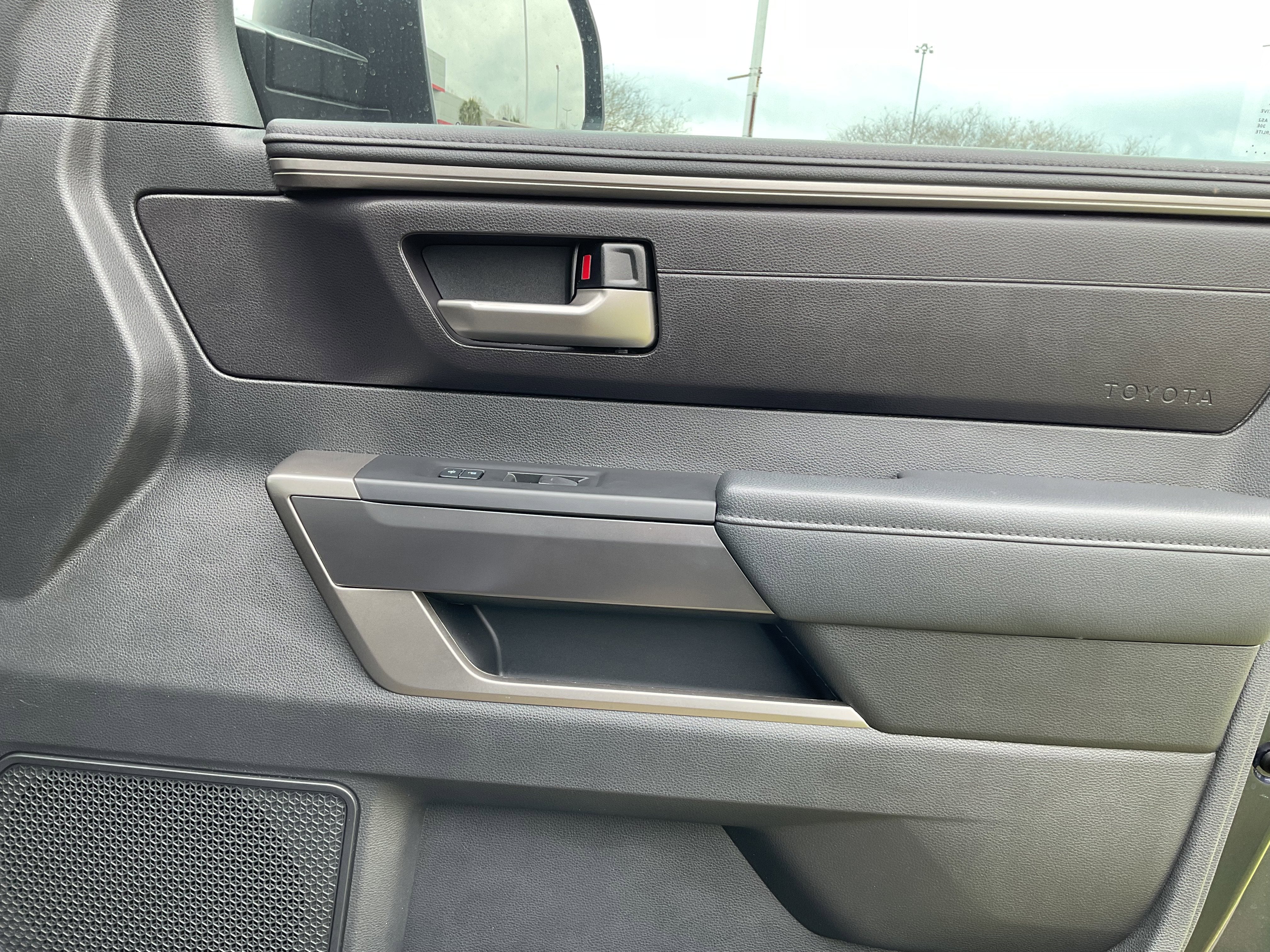 2024 Toyota TUNDRA 4X4 SR5