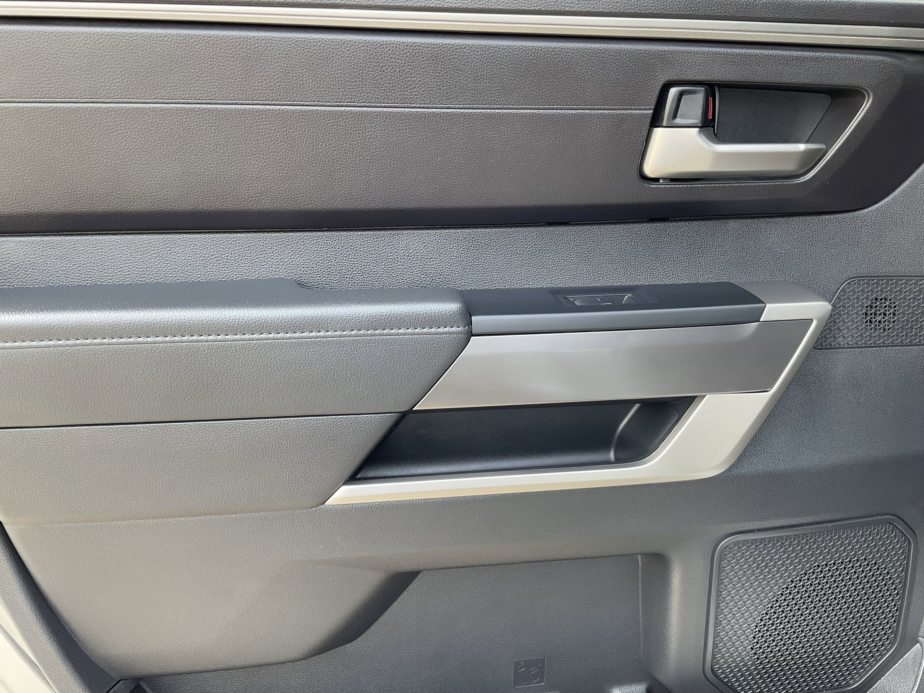 2024 Toyota TUNDRA 4X4 SR5