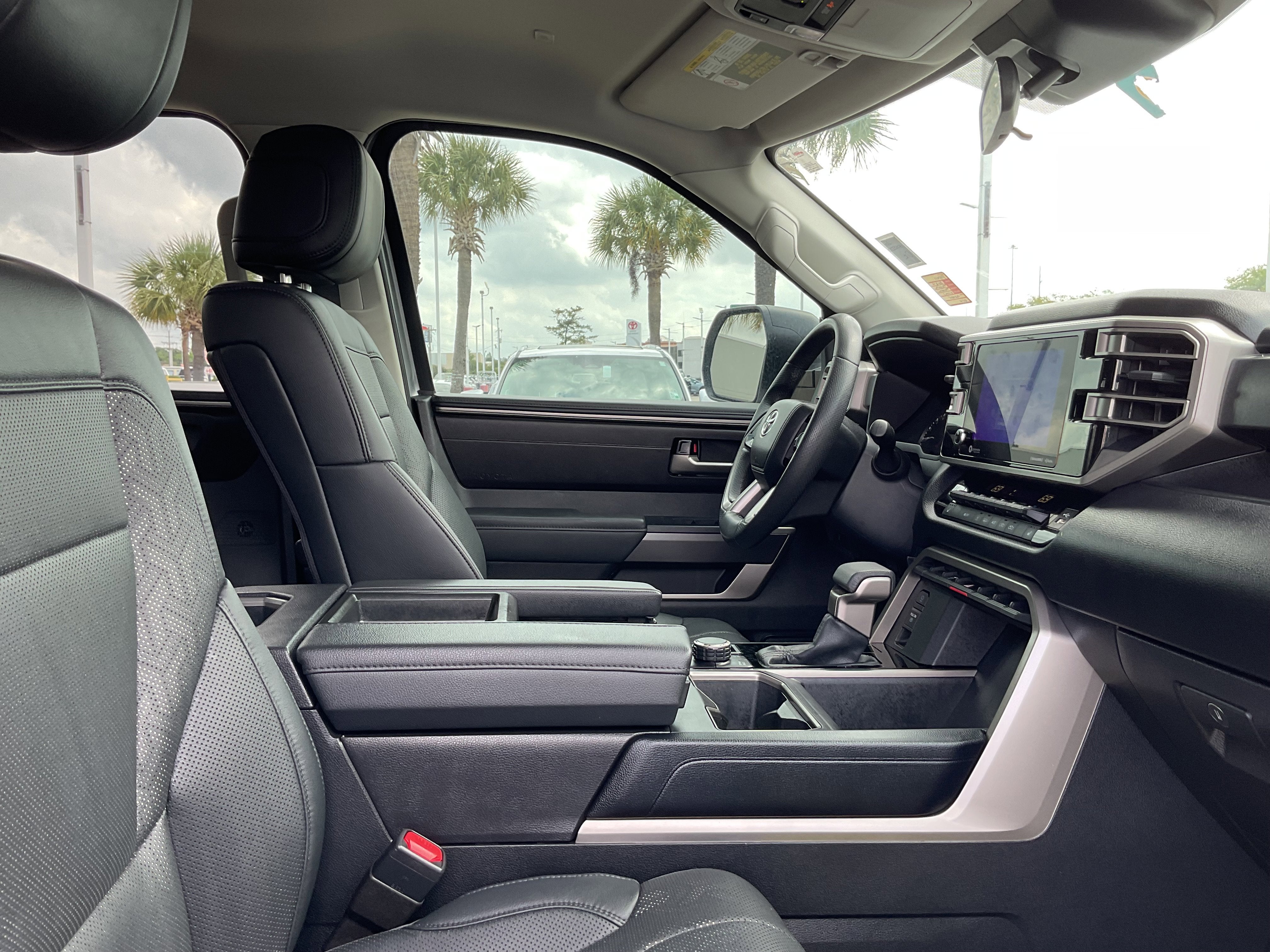 2024 Toyota TUNDRA 4X4 SR5