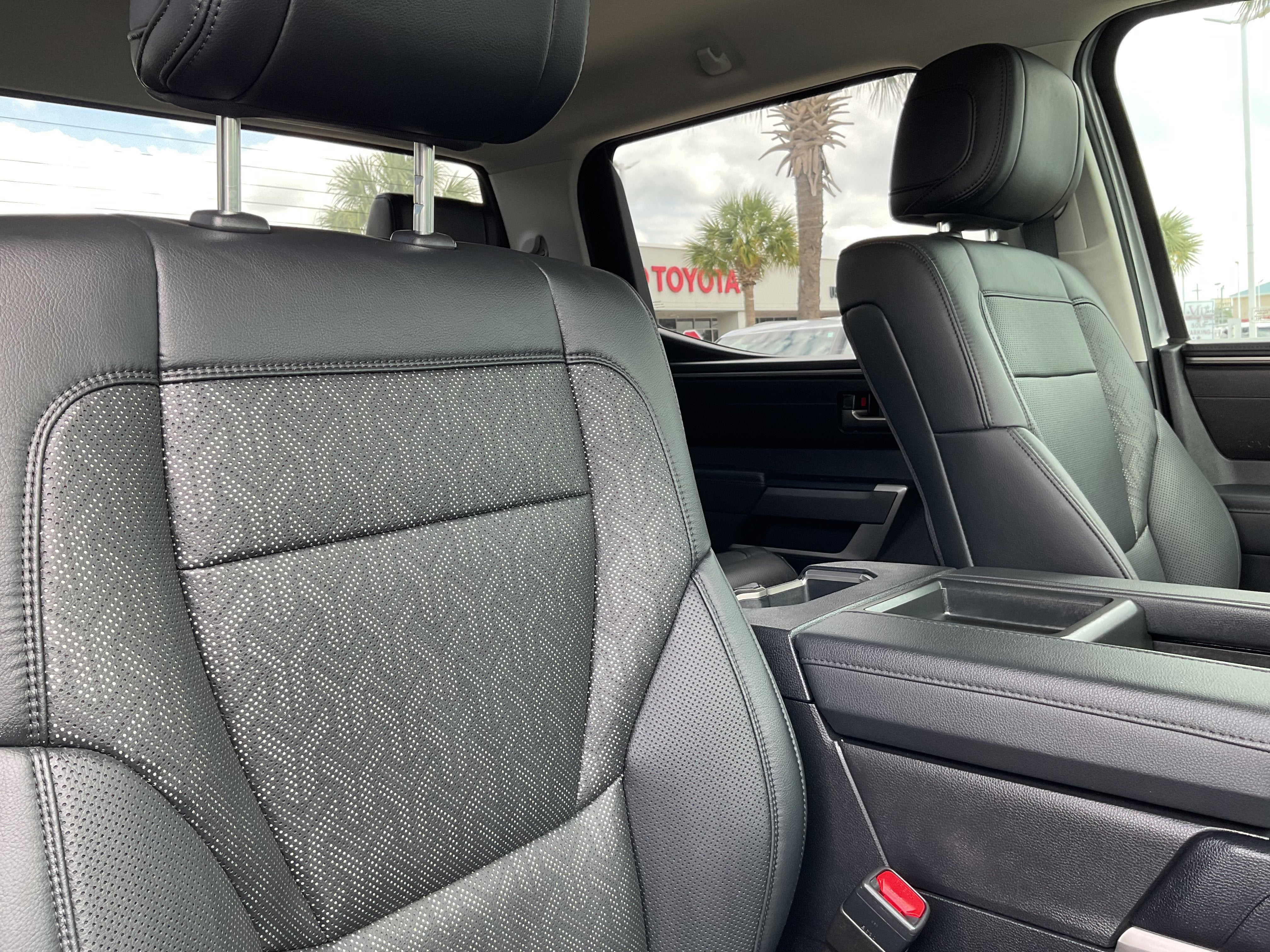 2024 Toyota TUNDRA 4X4 SR5