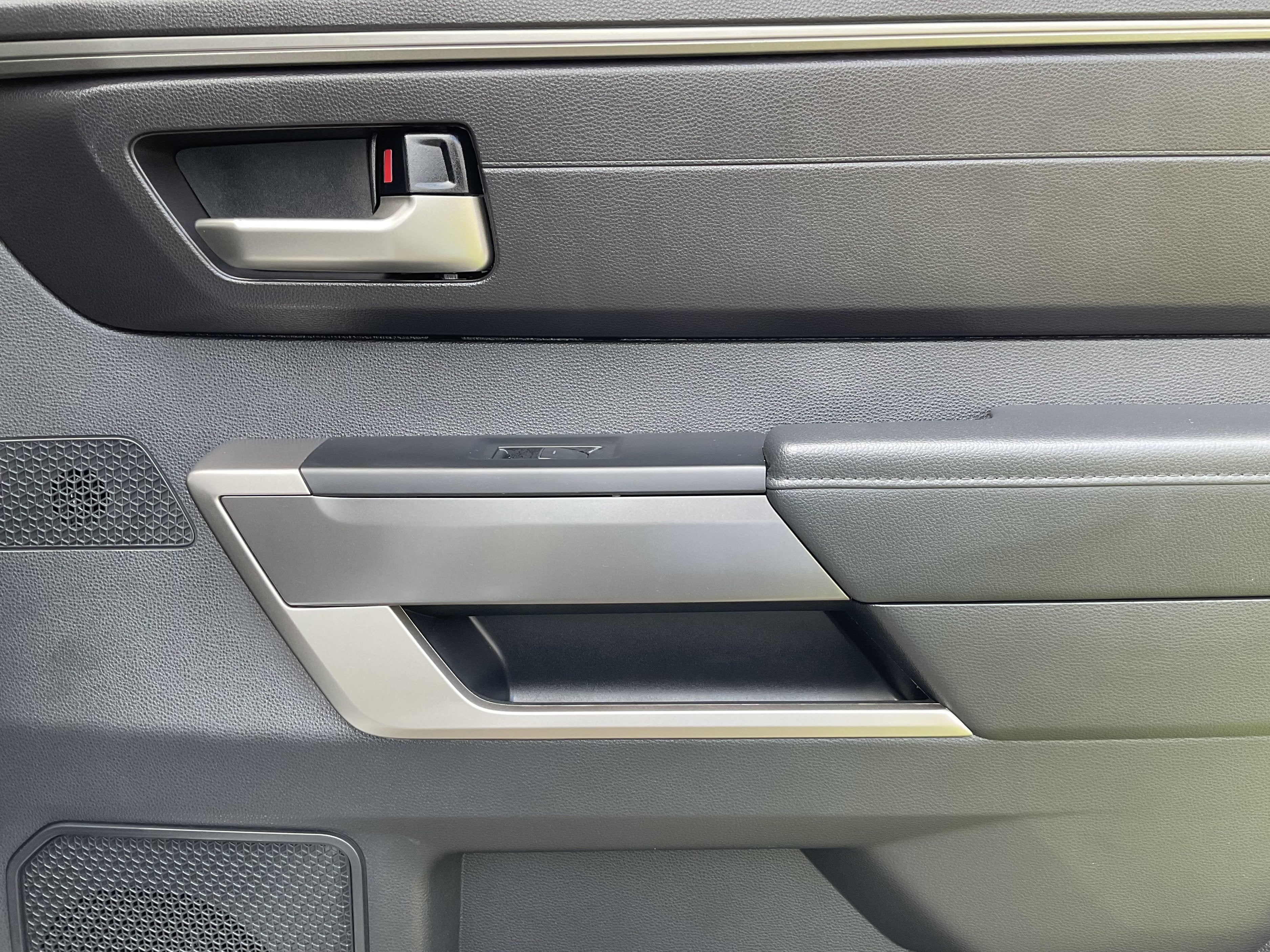 2024 Toyota TUNDRA 4X4 SR5